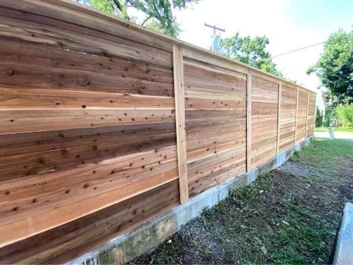 Horizontal cedar privacy fence